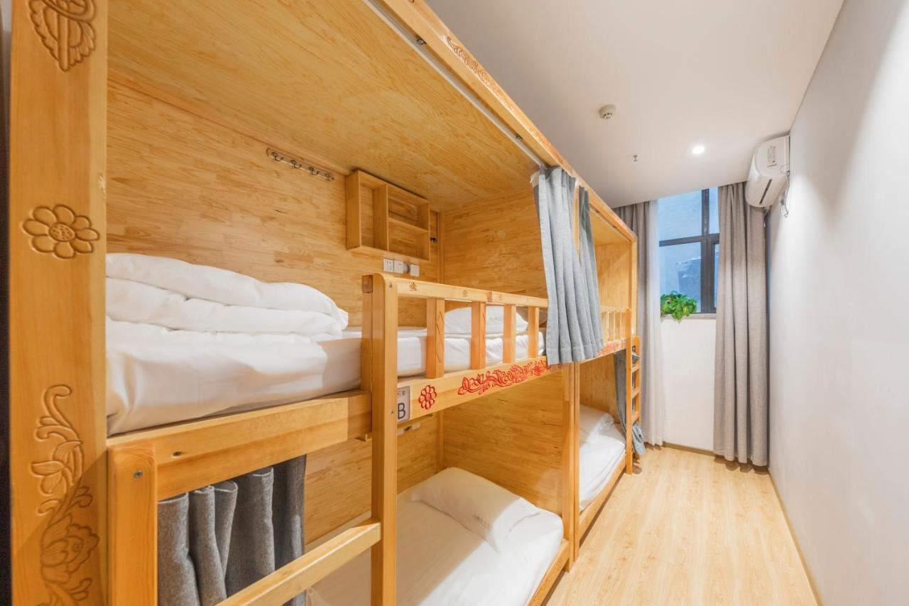 Fangorn Hostel Čchung-čching Exteriér fotografie